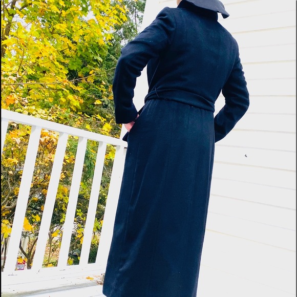 COLE HAAN Full-length Belted wrap coat. - Picture 4 of 15